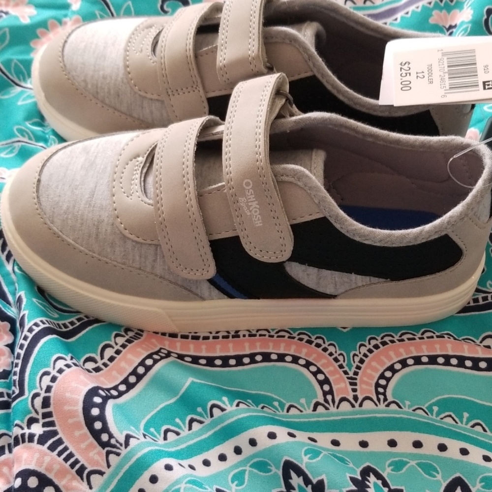 Osh Kosh size 12 boys shoes